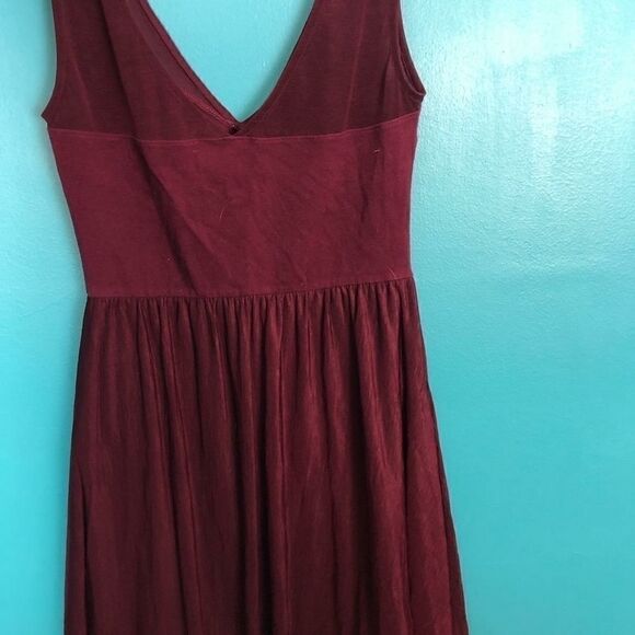 Plum Dress/Black Hat Combo  - Picture 4 of 5